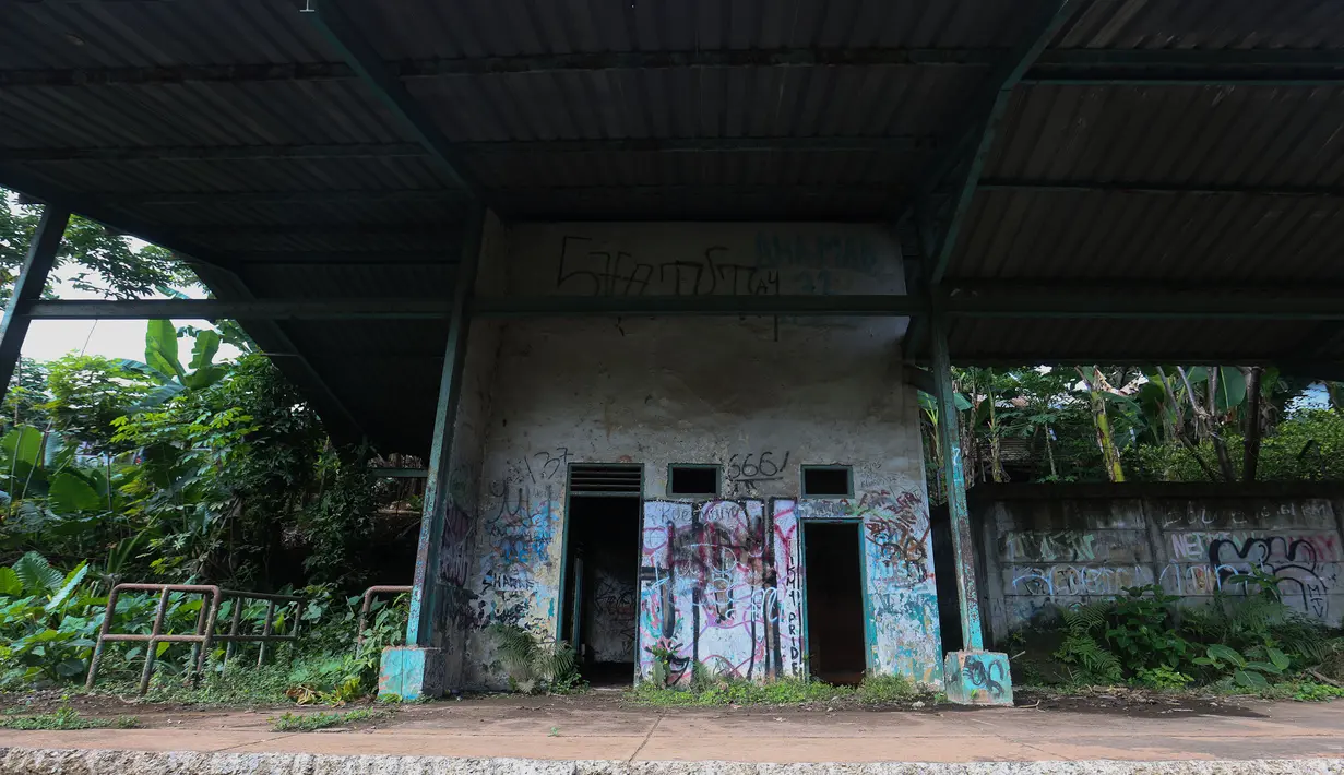 Proyek ini merupakan bagian dari pengembangan jalur Citayam–Nambo, menyusul reaktivasi Stasiun Pondok Rajeg yang telah beroperasi kembali pada Oktober 2024. Tampak dalam foto, suasana dan kondisi Stasiun Gunung Putri (GPI) Kabupaten Bogor, Jawa Barat, Rabu 22 April 2026. (Kapanlagi.com/Budy Santoso)