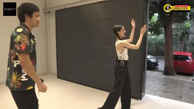 Kantor baru Deddy Corbuzier. (Foto: YouTube Azka Corbuzier)