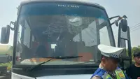 Bus Rombongan AMPB Dilempari Batu