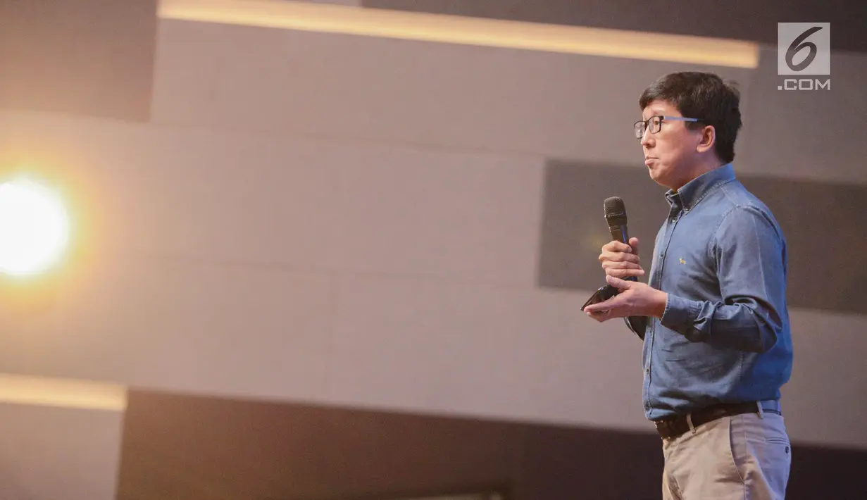 Wakil Presiden Direktur Emtek, Sutanto Hartono menjadi pembicara dalam EGTC 2018 di Universitas Kristen Petra, Surabaya, Kamis (15/11). Dalam kesempatan tersebut, Sutanto Hartono memberikan pemaparan tentang Emtek Group. (Liputan6.com/Faizal Fanani)