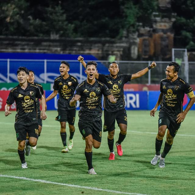 5 Potret Selebrasi Kemenangan Persebaya Surabaya Atas Bali United