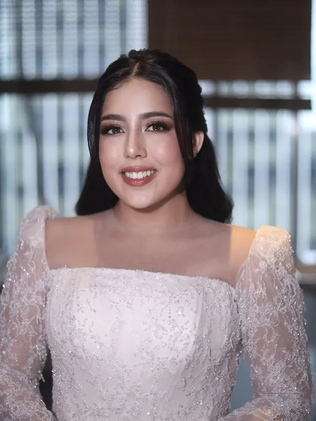 8 Potret Detail Penampilan Nessie Judge saat Akad dan Resepsi, Memesona