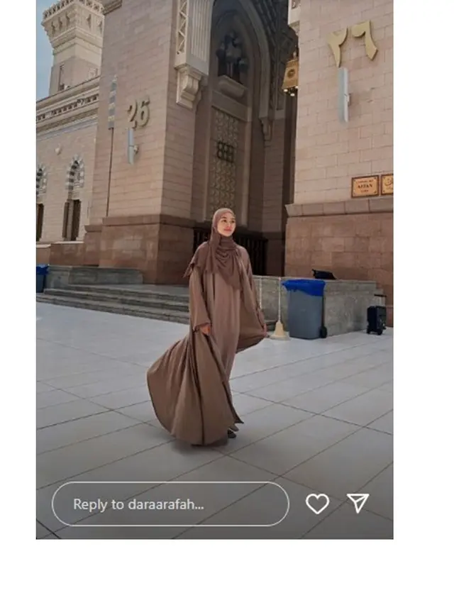 6 Potret Dara Arafah Jalani Umroh di Bulan Ramadhan, Terasa Istimewa
