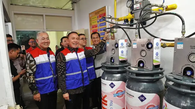 Gas