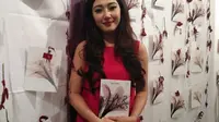 Kecewa dengan Gatot Brajamusti, Suci Patia Tulis Novel