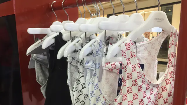 Koleksi Calvin Klein 50 tahun