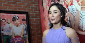 Pemeran Tatjana Saphira membintangi film terbarunya berjudul Sweet 20. Dalam film ini, ia berperan sebagai seorang nenek yang berubah menjadi muda lantaran melakukan foto di studio misterius. (Deki Prayoga/Bintang.com)