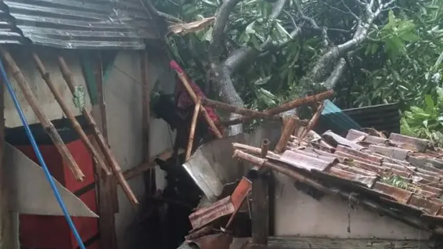 Rumah warga rusak