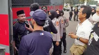Lima mahasiswa berdemo tolak kenaikan harga BBM ditangkap polisi (Foto: Ady Anugrahadi/Liputan6.com)