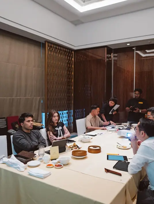 Thariq Halilintar dan Aaliyah Massaid sedang mempersiapkan pernikahan. [Foto: Instagram/aaliyah.massaid]