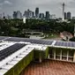 Panel solar untuk sumber listrik tenaga surya terpasang di atap Masjid Istiqlal, Jakarta, Senin (22/2/2021). Selain itu, masjid terbesar se-Asia Tenggara ini memiliki pembangkit listrik tenaga surya yang terpasang di atap. (merdeka.com/Iqbal S Nugroho)