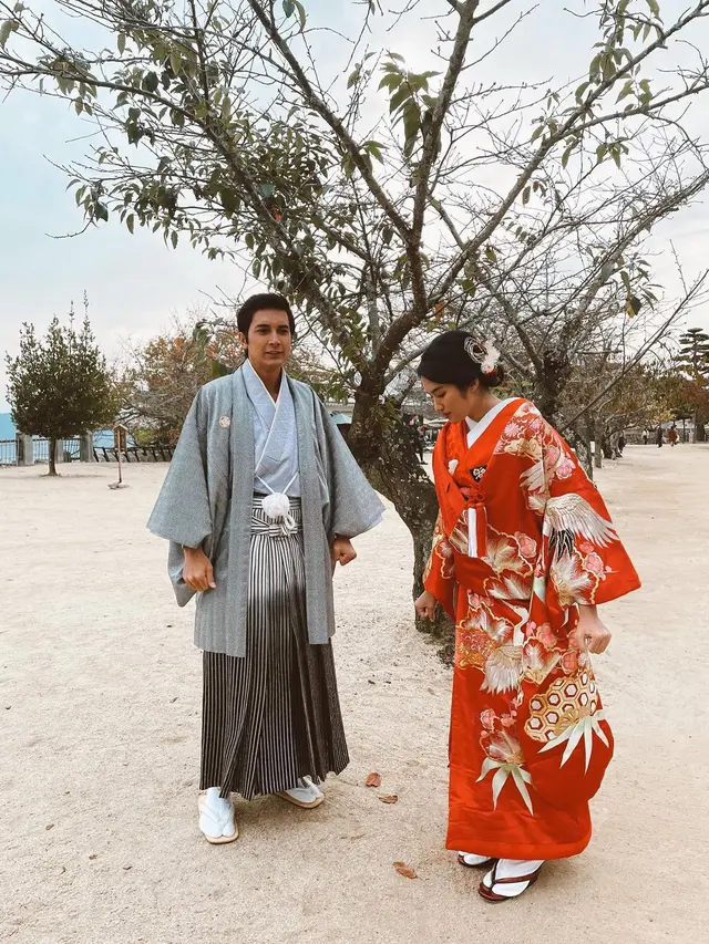 Adu Akting di Sinetron Baru, Ini 6 Potret Ochi Rosdiana dan Junior Robert Serasi Pakai Kimono