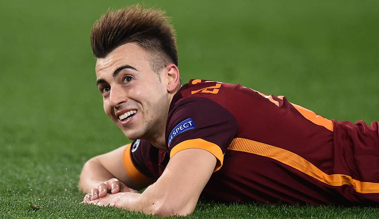 9. Stephan El Shaarawy, gaya mohawk agak panjang yang ditata jabrik-jabrik membuat gaya rambut penyerang AS Roma ini sangat khas. (AFP/Alberto Pizzoli)