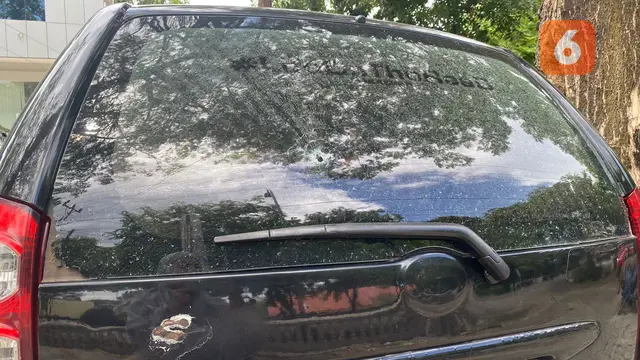 Mobil Ketua Relawan Garda Prabowo-Gibran diduga ditembak OTK (Liputan6.com/Istimewa)