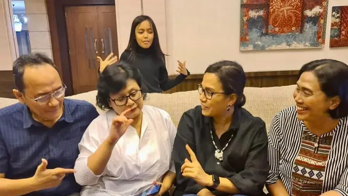 Potret Sri Mulyani bersama kakak dan adiknya (Sumber: Instagram/smindrawati)
