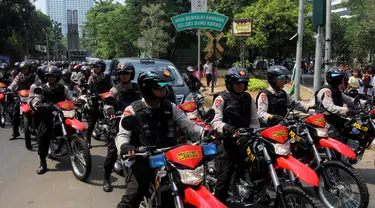 Pengamanan di area Gedung MPR/DPR RI Jakarta diperketat jelang pelantikan Presiden dan Wakil Presiden Jokowi-JK, (19/10). (Liputan6.com/Johan Tallo)