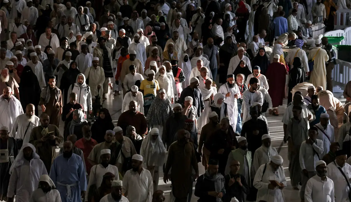 Dua masjid utama, Masjidil Haram di Makkah dan Masjid Nabawi di Madinah siap menampung jutaan jamaah dan pengunjung selama Ramadhan.  (AFP/Abdel Ghani)