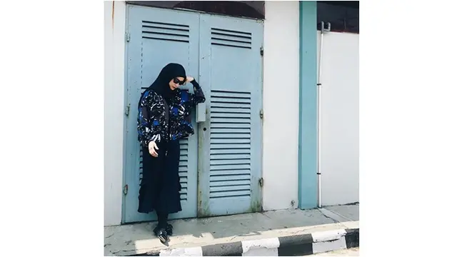 7 Potret Fanny Fabriana Dalam Balutan Hijab, Makin Cantik