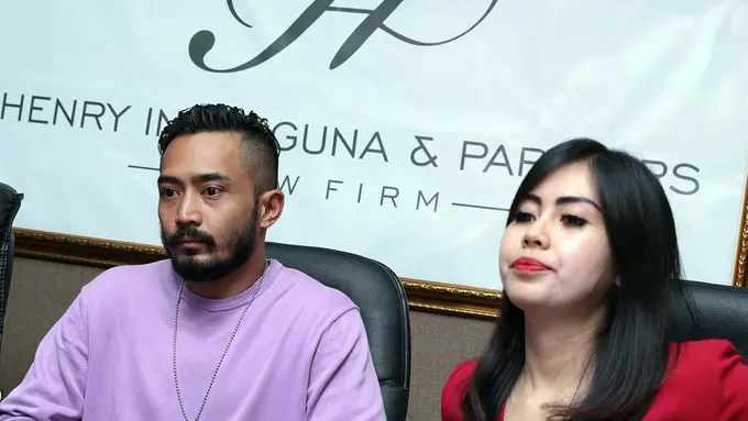 Yama Carlos dan Istri