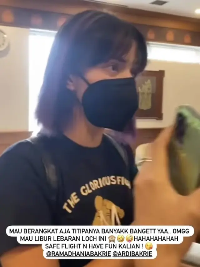 Gaya Rambut Terbaru Nia Ramadhani Setelah Bebas