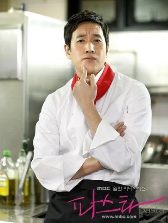 Lee Sun Gyun menjadi chef berkharisma saat dirinya bermain dalam drama berjudul Pasta. (Foto: inquisitr.com)
