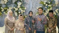 Lihat di sini tampilan lamaran calon menantu Mahfud MD, Zahwa Nadhira saat dilamar Royhan Akbar, putra ketiga Mahfud MD. (Foto: IG/@tuangurubajang).