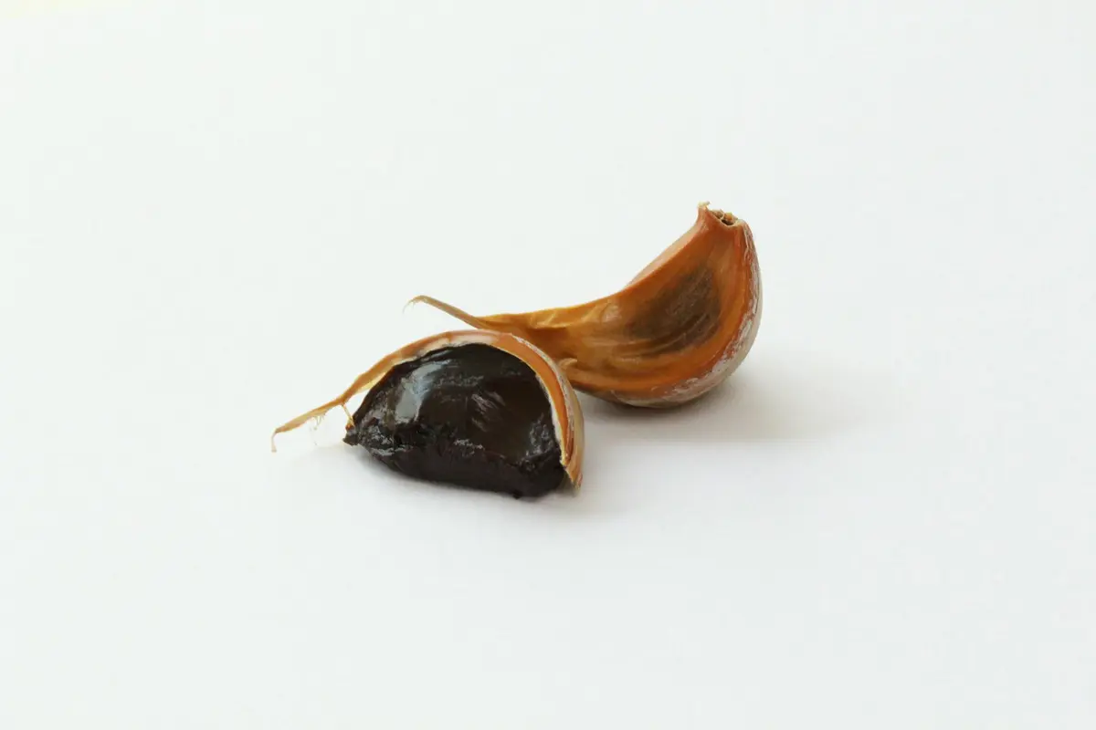Manfaat Bawang Hitam