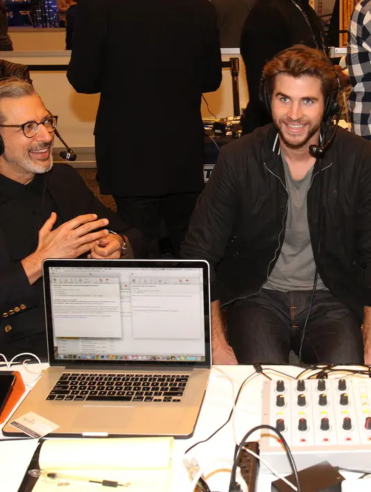 "Ini bukanlah kejadian pertama Liam selingkuhi Miley. Beberapa waktu yang lalu, Liam pergi berselancar dengan beberapa gadis seksi di Malibu," tutur sumber yang dekat dengan Liam.  (AFP/Bintang.com)