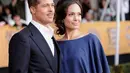 Belum lama ini Brad Pitt dan Jennifer Aniston sempat berkirim pesan, namun kabarnya suami Jennifer, Justin Theroux tidak mempermasalahkan soal hubungan baik yang dijalin istrinya itu. (AFP/Bintang.com)