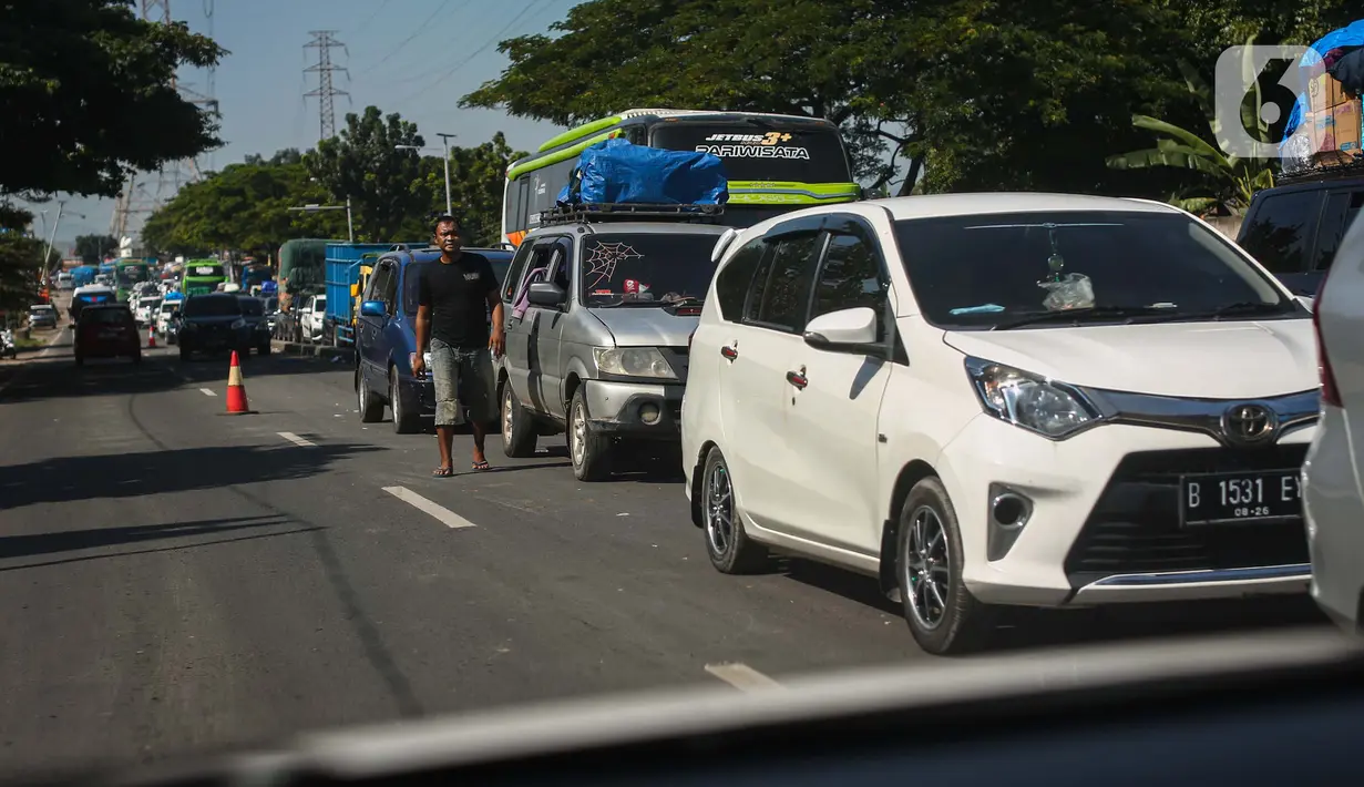 Tiket menuju Pelabuhan Bakauheni dari Pelabuhan Merak sudah habis. (Liputan6.com/Angga Yuniar)