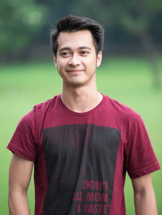  "Banyak banget yang berubah. Sekarang niat saya bekerja, saya harus lihat lagi kenapa disini. Saya ada fans saya. Kerja dan buat mereka," ujar bintang pemeran ‘Putih Abu-abu’ ini. (Dezmond Manullang/Bintang.com)