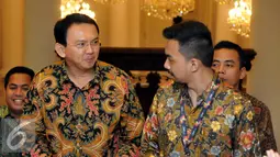 Gubernur DKI Jakarta, Basuki Tjahaja Purnama (kiri) saat menghadiri Gala Dinner dan Ceremony The ASEAN Youth Creative Industry Fair (AYCIF), Balai Kota, Jumat (28/8/2015) (Liputan6.com/Panji Diksana)