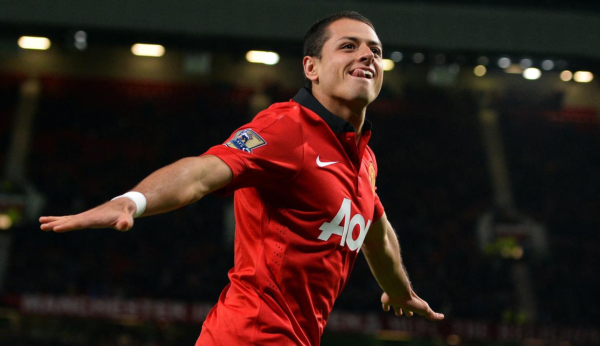 Javier Hernandez. Striker Meksiko ini didatangkan Manchester United dari Chivas Guadalajara pada 2010/2011 dengan biaya 6,5 juta pounds. Usai tampil dalam 157 laga dengan mencetak 59 gol, pada 2015/2016 ia dilepas ke Bayer Leverkusen dengan mahar 7 juta pounds. (Foto: AFP/Paul Ellis)