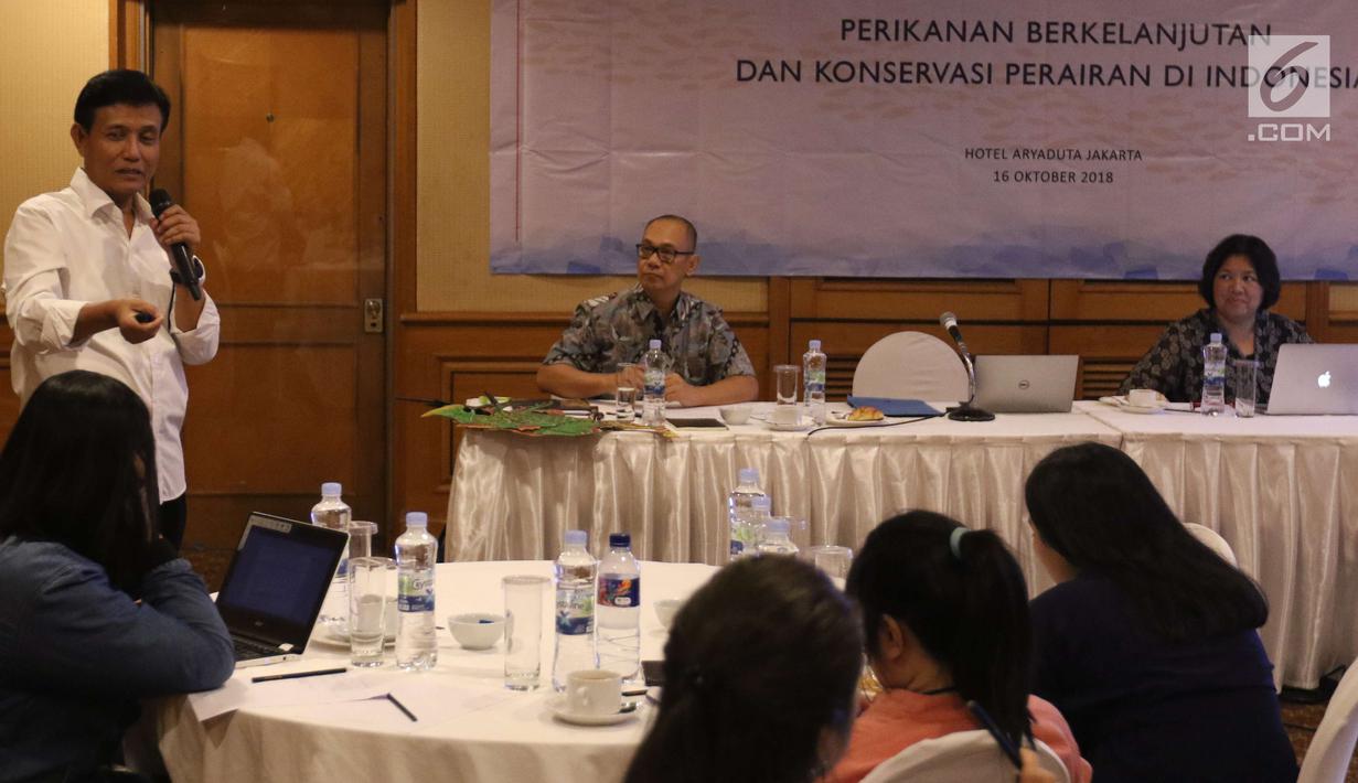 Kepala Pusat Riset Perikanan KKP RI Toni Ruchimat saat workshop untuk wartawan tentang perikanan berkelanjutan, Jakarta, Selasa (16/10). Our Ocean Conference akan diselenggarakan di Bali 29-30 Oktober 2018 mendatang.  (Liputan6.com/Angga Yuniar)