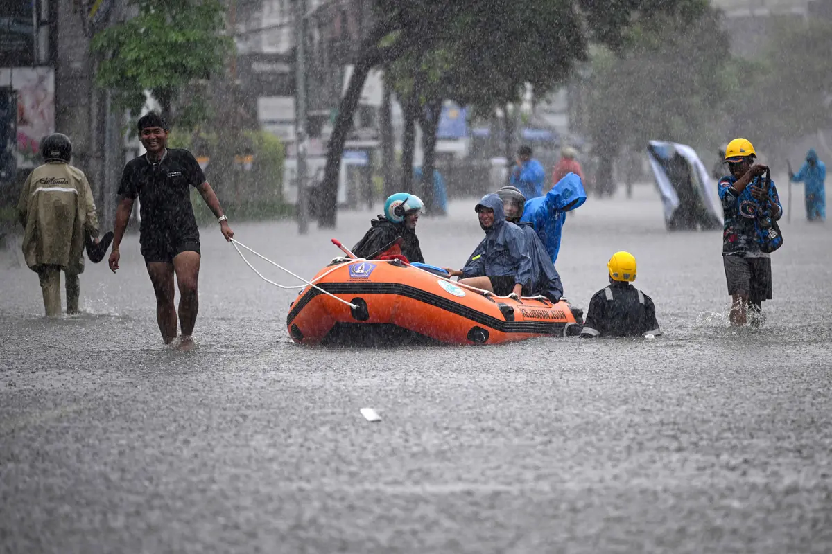Banjir Rendam Sejumlah Kawasan di Denpasar Bali, Akses Jalan Utama Lumpuh