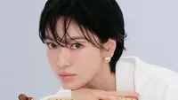 Song Hye Kyo Siapkan Sendiri Sajian Ulang Tahun untuk Stylist Kesayangan, Wajah Glowing Tuai Pujian