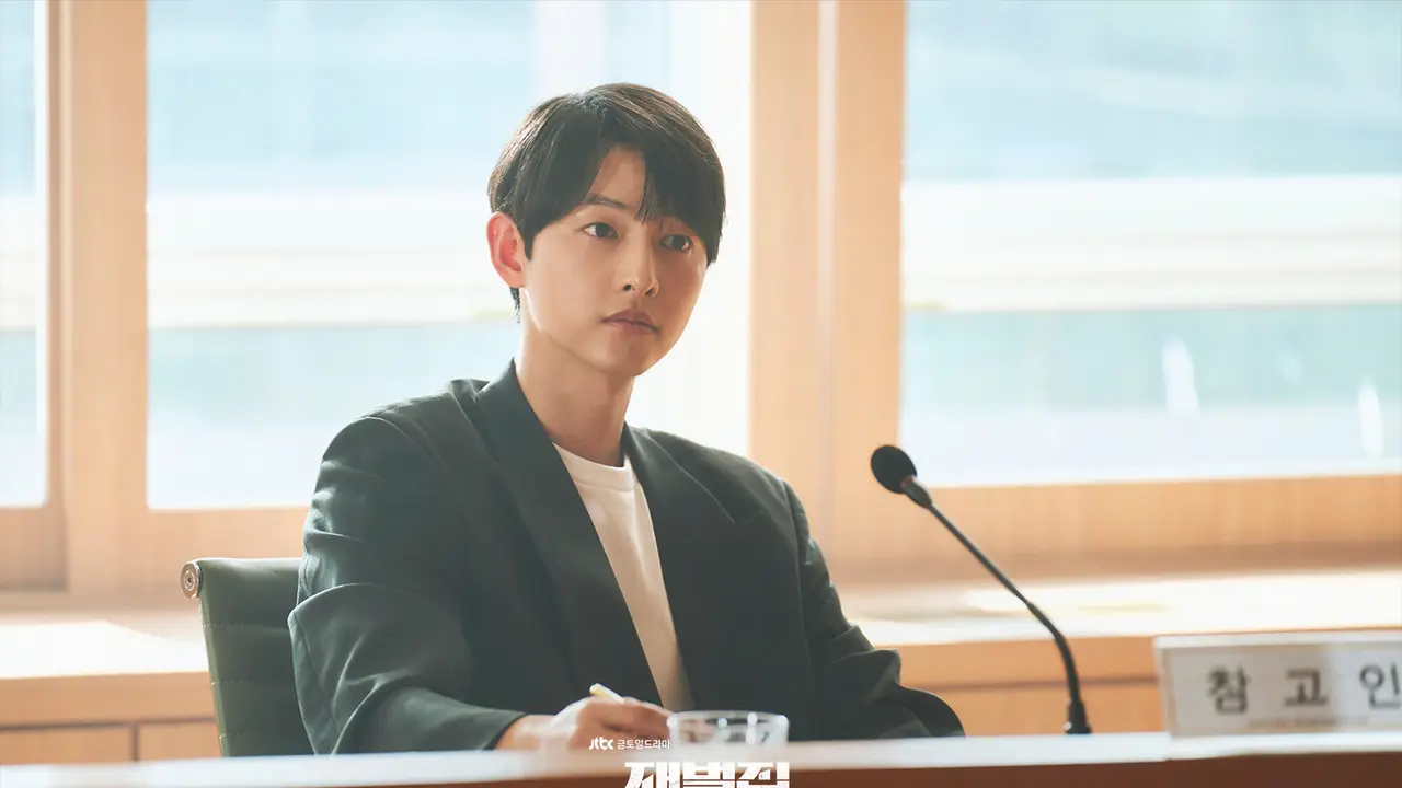 Song Joong Ki dalam Reborn Rich. (JTBC via Soompi)
