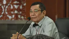 Ketua Bawaslu Maluku Barnabas Dumas Manery menjalani sidang kode etik di DKPP, Jakarta (2/9/2014) (Liputan6.com/Panji Diksana)