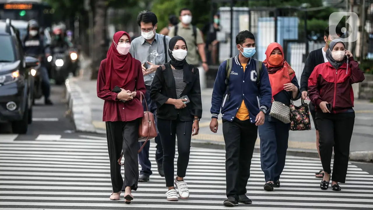 FOTO: Pemerintah Umumkan Pelonggaran Pemakaian Masker di Luar Ruangan