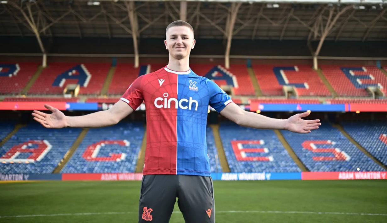 Gelandang Inggris yang masih berusia 19 tahun, Adam Wharton didatangkan Nottingham Forest dari Blackburn Rovers pada 1 Februari 2024 dengan nilai transfer mencapai 21,1 juta euro atau setara Rp358 miliar dengan durasi kontrak selama 5,5 tahun hingga 30 Juni 2029. Kehadirannya bisa menjadi solusi untuk mengatasi krisis permainan di sektor tengah Crystal Palace. (cpfc.co.uk)
