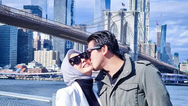 8 Potret Liburan Syahrini di New York, Pamer Kemesraan Bareng Reino Barack