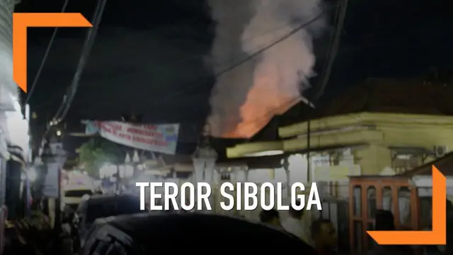 Polisi memastikan istri dan anak terduga teroris di Sibolga meledakkan diri di dalam rumah. Polisi bahkan menyebut istri terduga teroris tersebut lebih keras terpapar paham terorisme.