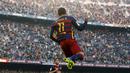 Pemain Barcelona Neymar  melakukan selebrasi usai mencetak gol saat melawan Villarreal pada lanjutan La Liga Spanyol di Stadion Camp Nou, Barcelona, Spanyol, MInggu (8/11/2015). (REUTERS/Albert Gea)
