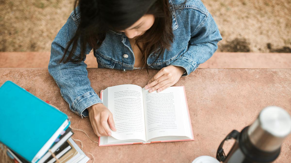Baca Buku dari Genre Ini Membuatmu Lebih Visioner dan Berpikir Terbuka