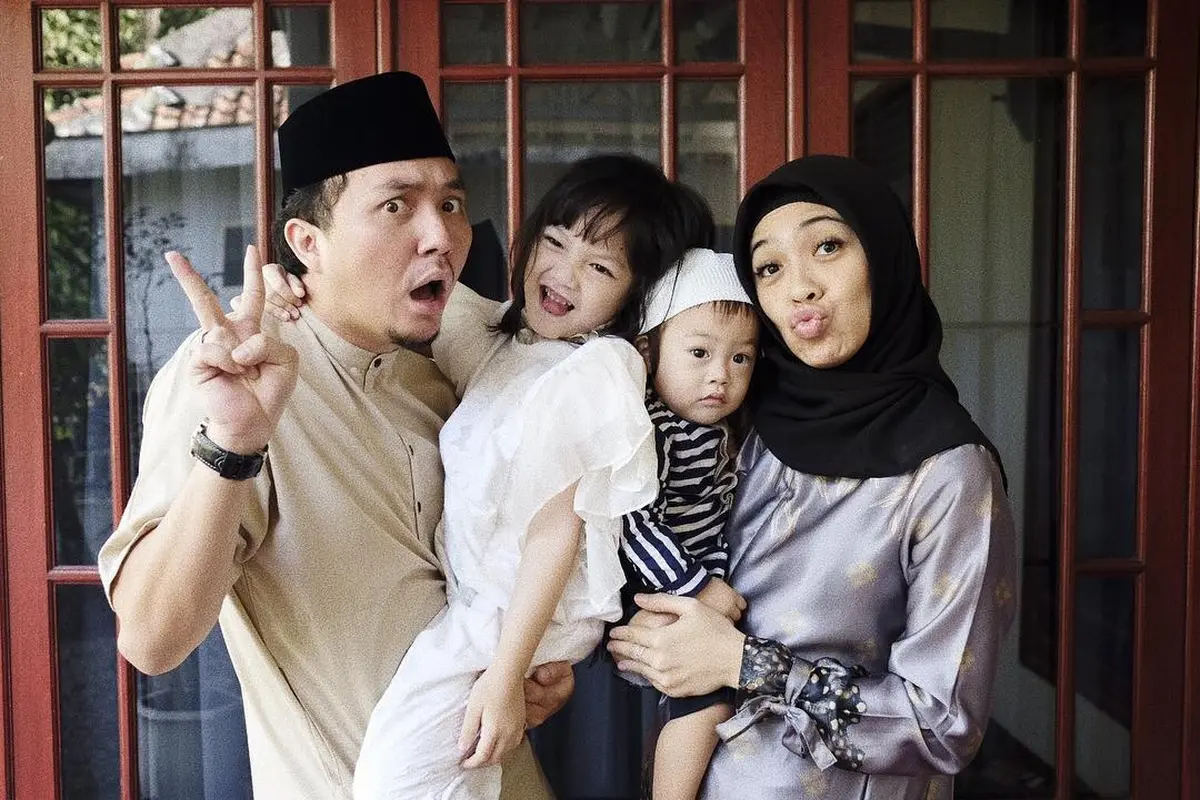 [Bintang] Ananda Omesh dan Dian Ayu
