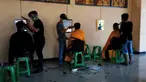 Mereka juga melayani cukur untuk umum tapi dikenakan tarif seikhlasnya saja.