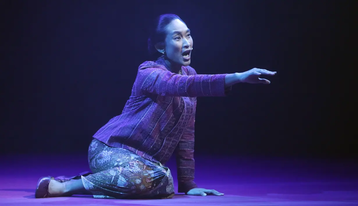 Happy Salma (Bambang E. Ros/Fimela.com)