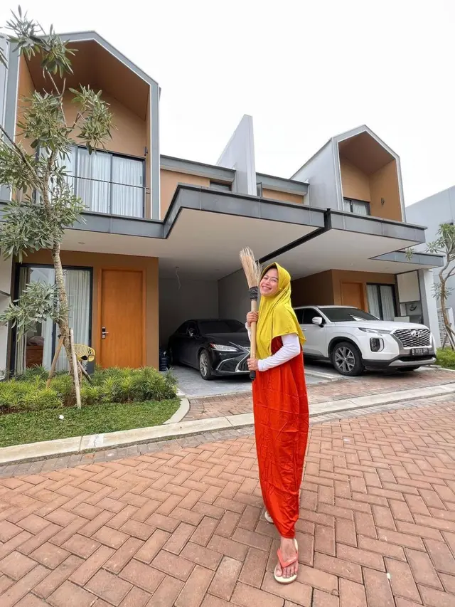 Rumah Baru Artis