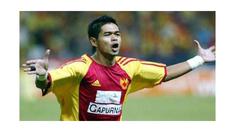 Bambang Pamungkas memberikan dukungan untuk mantan klub yang pernah dibelanya pada musim 2005-2007, Selangor FA di Final Piala Malaysia.