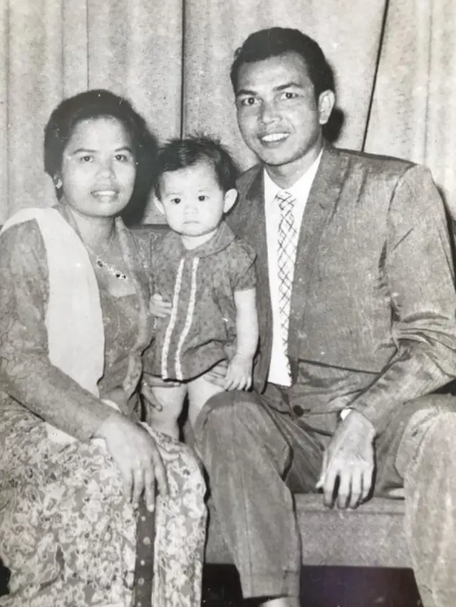 6 Potret Lawas Desiree Tarigan Ibunda Bams Eks Samsons, Gayanya Curi Perhatian